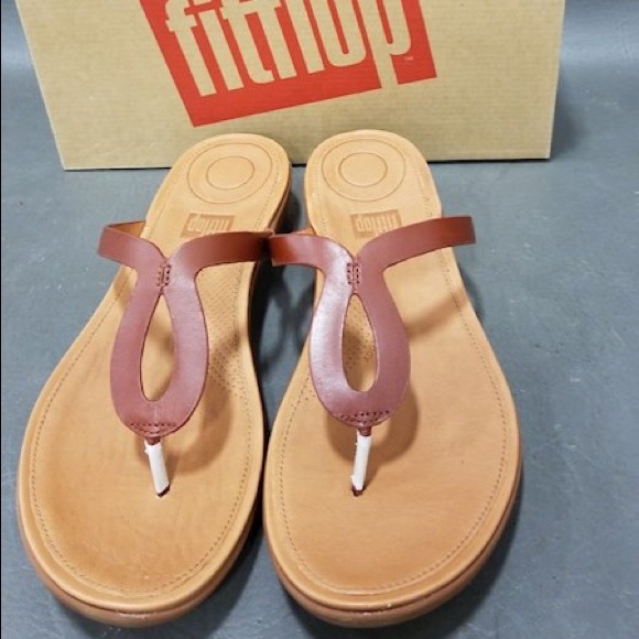 fitflop strata toe thong